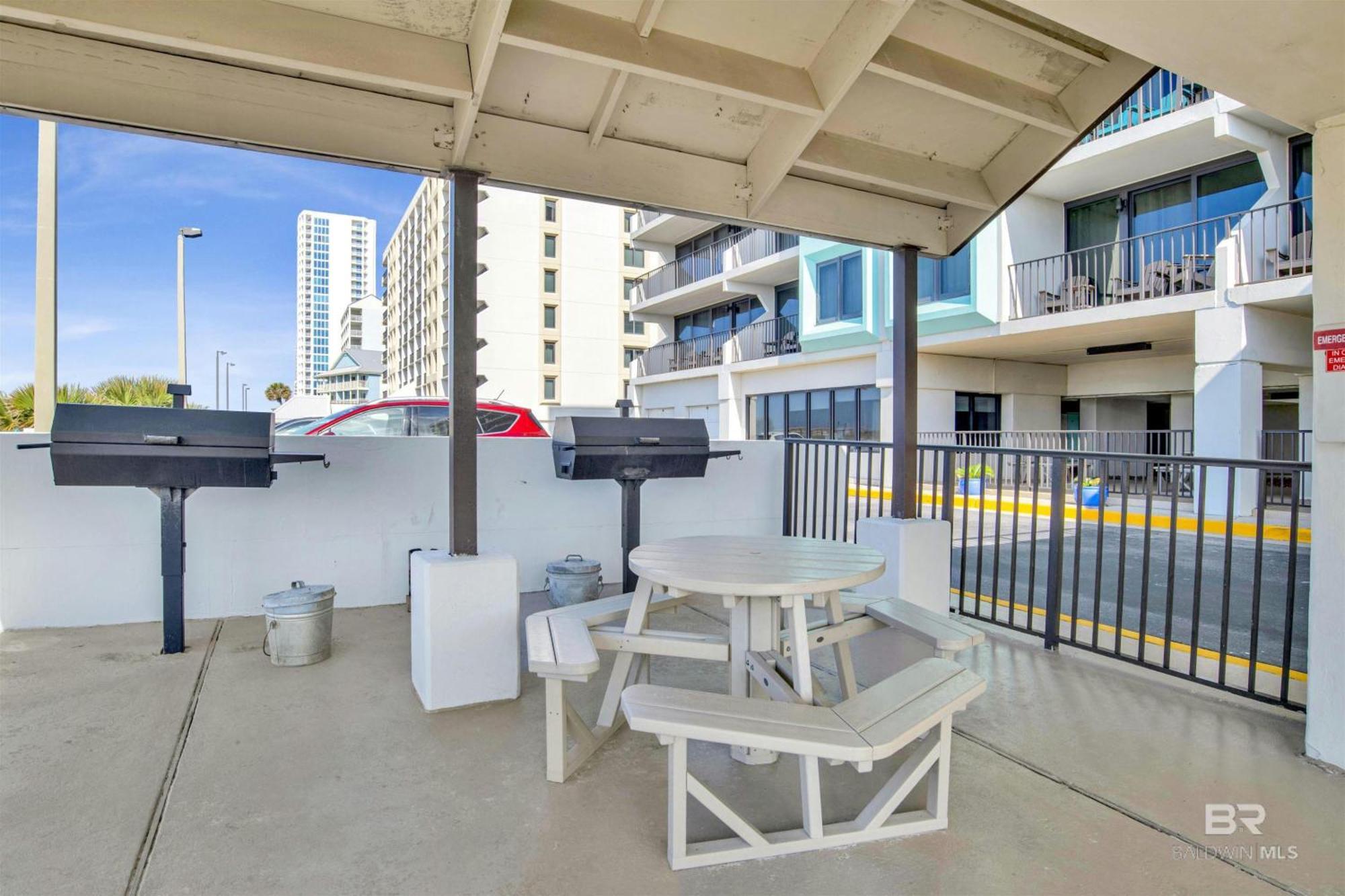 Condo On The Beach- Walk To Restaurants, Shops And Activities. Gulf Shores Bagian luar foto